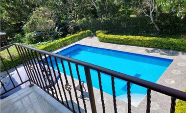 Venta Casa Campestre con Piscina en La Mesa- San Joaquin