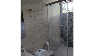 Venta Casa Campestre con Piscina en La Mesa- San Joaquin
