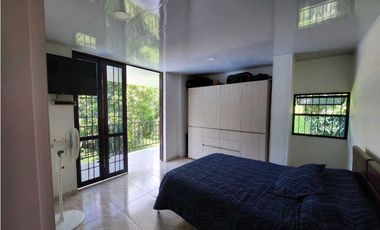 Venta Casa Campestre con Piscina en La Mesa- San Joaquin