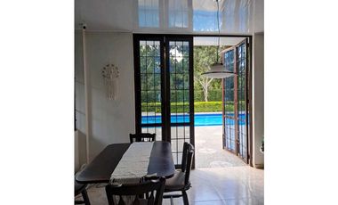 Venta Casa Campestre con Piscina en La Mesa- San Joaquin