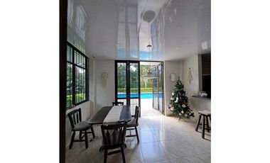 Venta Casa Campestre con Piscina en La Mesa- San Joaquin