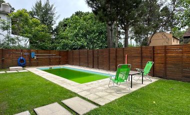 Casa en venta - 3 Dormitorios 3 Baños - 602Mts2 - Valeria del Mar