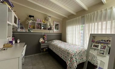 Casa en venta - 3 Dormitorios 3 Baños - 602Mts2 - Valeria del Mar