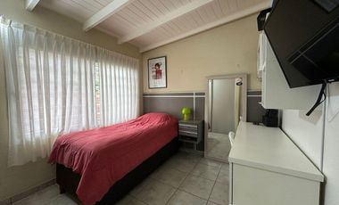 Casa en venta - 3 Dormitorios 3 Baños - 602Mts2 - Valeria del Mar