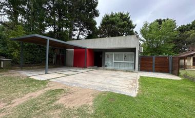 Casa en venta - 3 Dormitorios 3 Baños - 602Mts2 - Valeria del Mar