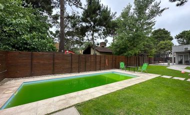 Casa en venta - 3 Dormitorios 3 Baños - 602Mts2 - Valeria del Mar