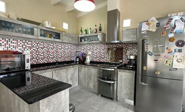 Casa en venta - 3 Dormitorios 3 Baños - 602Mts2 - Valeria del Mar