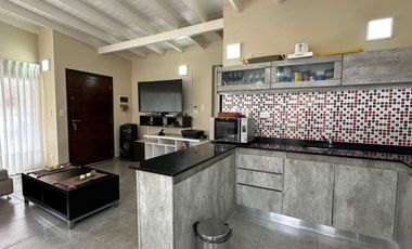 Casa en venta - 3 Dormitorios 3 Baños - 602Mts2 - Valeria del Mar