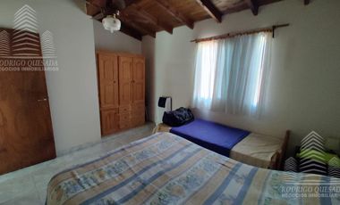 Dúplex  de 2 dormitorios c/ cochera en Costa Azul.