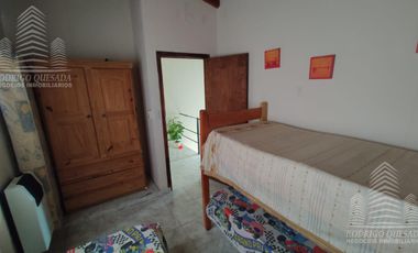 Dúplex  de 2 dormitorios c/ cochera en Costa Azul.