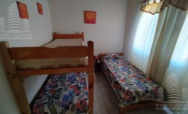 Dúplex  de 2 dormitorios c/ cochera en Costa Azul.
