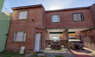Dúplex  de 2 dormitorios c/ cochera en Costa Azul.