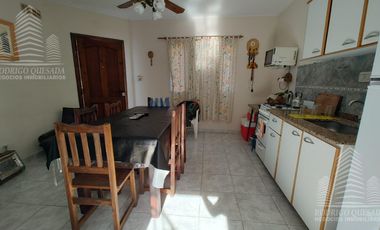 Dúplex  de 2 dormitorios c/ cochera en Costa Azul.