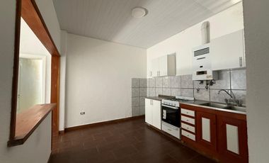 amplio PH tres ambientes en alquiler sin expensas en Villa Dominico avellaneda