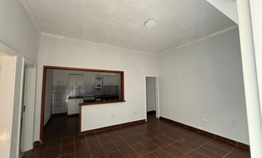 amplio PH tres ambientes en alquiler sin expensas en Villa Dominico avellaneda