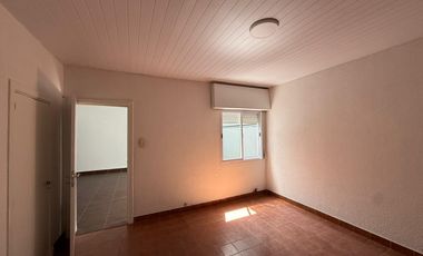 amplio PH tres ambientes en alquiler sin expensas en Villa Dominico avellaneda