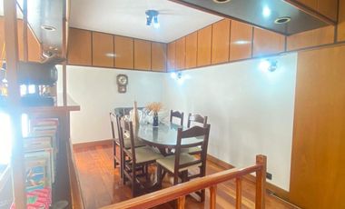 Casa de tres ambientes con cochera en Sarandi a la Venta