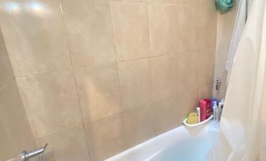 Casa de tres ambientes con cochera en Sarandi a la Venta