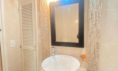 Casa de tres ambientes con cochera en Sarandi a la Venta