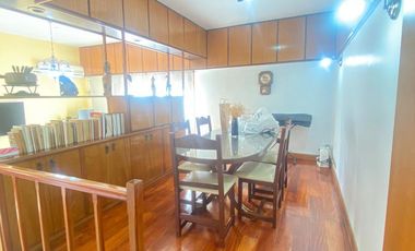Casa de tres ambientes con cochera en Sarandi a la Venta