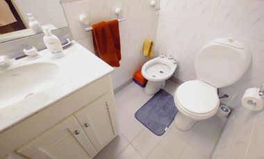 VENTA CASA SOBRE DOS LOTES 3 DORMITORIOS PILETA QUINCHO EN QUILMES