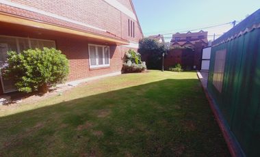 VENTA CASA SOBRE DOS LOTES 3 DORMITORIOS PILETA QUINCHO EN QUILMES