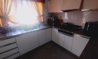 VENTA CASA SOBRE DOS LOTES 3 DORMITORIOS PILETA QUINCHO EN QUILMES