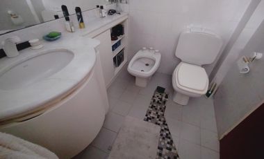 VENTA CASA SOBRE DOS LOTES 3 DORMITORIOS PILETA QUINCHO EN QUILMES