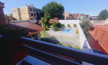 VENTA CASA SOBRE DOS LOTES 3 DORMITORIOS PILETA QUINCHO EN QUILMES