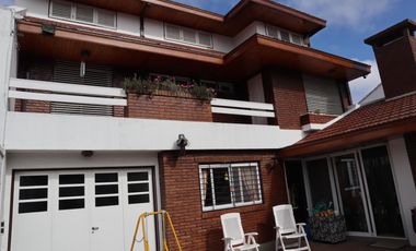 VENTA CASA SOBRE DOS LOTES 3 DORMITORIOS PILETA QUINCHO EN QUILMES