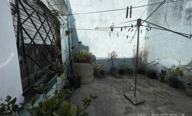 Venta PH 2 ambientes con cochera en Lanús