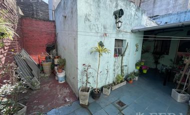 Venta PH 2 ambientes con cochera en Lanús