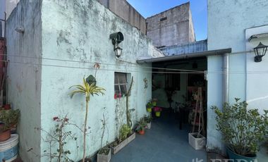 Venta PH 2 ambientes con cochera en Lanús