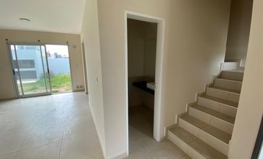 Dúplex en Alquiler en San Ignacio Village. 2 dormitorios.