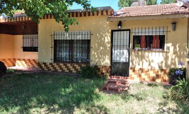 Casa en venta - 2 Dormitorios 2 Baños - Monoambiente - 170Mts2 - San Clemente del Tuyú