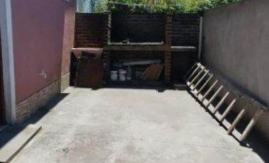 Casa en venta - 3 Dormitorios 2 Baños - 300Mts2 - Santa Clara del Mar