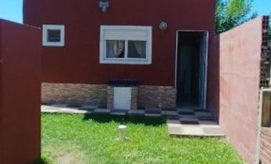 Casa en venta - 3 Dormitorios 2 Baños - 300Mts2 - Santa Clara del Mar