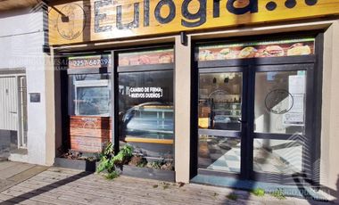 LOCAL EN OPORTUNIDAD!! INMEJORABLE UBICACIÓN!! MAR DE AJO!!