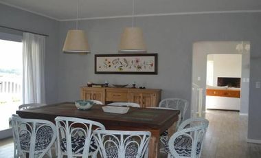 Casa en venta - 4 Dormitorios 4 Baños - 334Mts2 - Costa Esmeralda, Pinamar