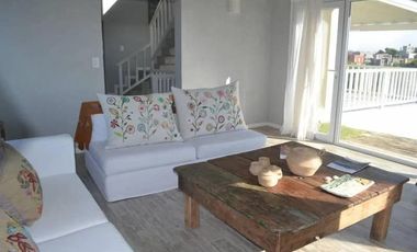 Casa en venta - 4 Dormitorios 4 Baños - 334Mts2 - Costa Esmeralda, Pinamar