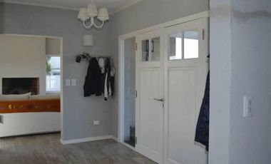 Casa en venta - 4 Dormitorios 4 Baños - 334Mts2 - Costa Esmeralda, Pinamar