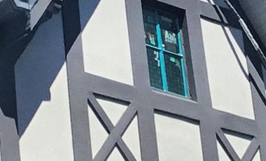 RETASADA - Casa en Alberdi al 700 en Olivos: Estilo Inglés y Ubicación Privilegiada