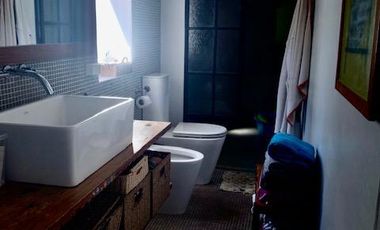 RETASADA - Casa en Alberdi al 700 en Olivos: Estilo Inglés y Ubicación Privilegiada