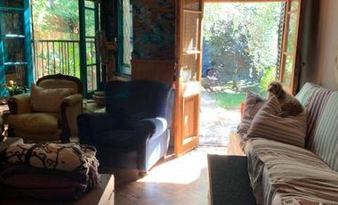 RETASADA - Casa en Alberdi al 700 en Olivos: Estilo Inglés y Ubicación Privilegiada