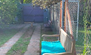 RETASADA - Casa en Alberdi al 700 en Olivos: Estilo Inglés y Ubicación Privilegiada