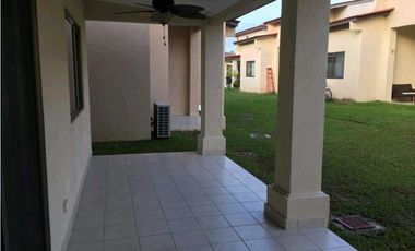 ALQUILER CASA  3 REC. ,147 MT2  PANAMA PACIFICO WOODLANDS LT