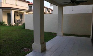 ALQUILER CASA  3 REC. ,147 MT2  PANAMA PACIFICO WOODLANDS LT