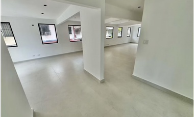 OFICINA / SAN FRANCISCO / 429M / DIVISIONES / 6 BAÑOS / 8 PARKING