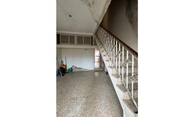 ALQUILER COMERCIAL/PROFESIONAL EN CALLE SAN MARTIN