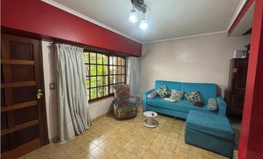 VENTA CASA 4 AMBIENTES C COCHERA. ZELARRAYAN 4900, VILLA LUGANO. CABA